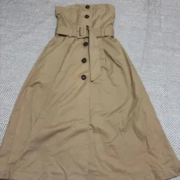 코트풍 베이지 버튼 포함 맥시 드레스