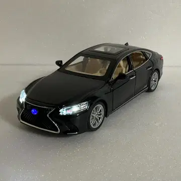 1/32 약 15cm 렉서스 LS 500 미니카 다이캐스트