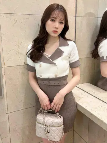 바이컬러 클래시컬 하프 슬리브 원피스 립 서비스