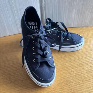 타미힐피거 여성용 스니커즈 통굽 22.5-23 XS 사이즈