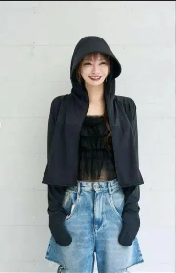 나루세 아이리 차광 후드티 시노부