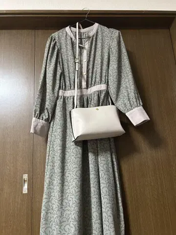 가방과 원피스