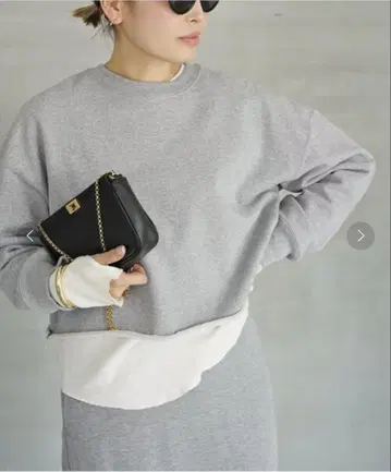 두지엠 클라세 Cropped 맨투맨 풀오버