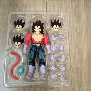 S.H.Figuarts 슈퍼 사이어인 4 베지터