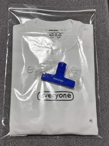 everyone j.30000 sketchy logo tee