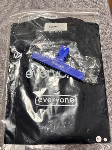 everyone j.30000 sketchy logo tee