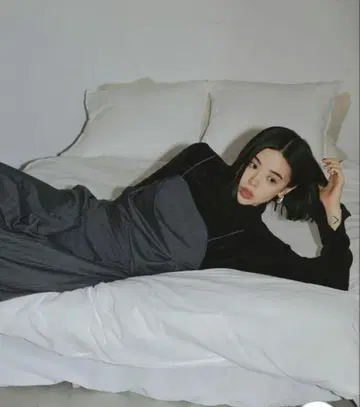 [미스 로에] 뷔스티에 턱 디자인 멀티 WAY 올인원