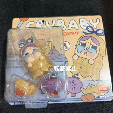 POP MART Crybaby cracked peanut 한정 상품