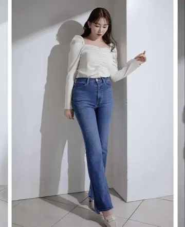 Herlipto New York High-Waisted Jeans