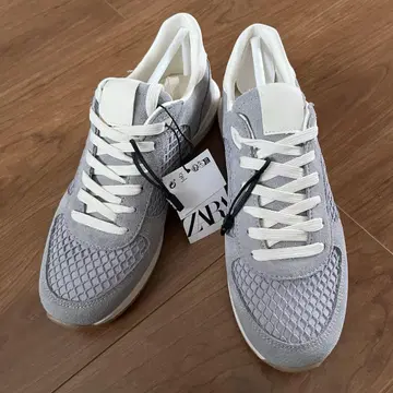새상품 미사용 택 포함 ZARA 메쉬 스니커즈 그레이 38