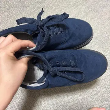 네이비 스웨이드 통굽 스니커즈