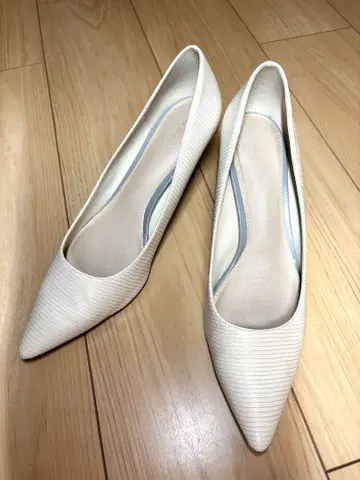 란다 아이보리 스틸레토 펌프스