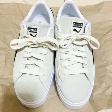 푸마 메이즈 통굽 스니커즈 아이보리 25cm