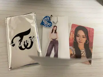 TWICE 쯔위 아크릴 키링 & 혜택 트레이딩 카드