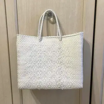 레트라 메르카도 백 화이트 SS