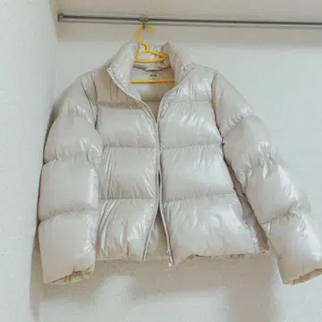 새상품급 UNIQLO 울트라 라이트 다운 샤이니 볼륨 다운 자켓 S
