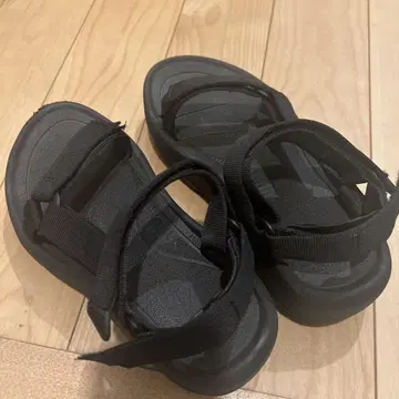 teva 허리케인 샌들 블랙 23.5 통굽