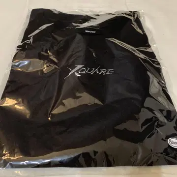 INI XQUARE T셔츠 숏 short [ 익명 배송 ]