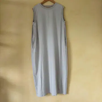 새상품급 nestRobe 네스트로브 20SS 슬리브리스 코쿤 원피스