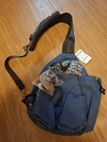 블루 꽃무늬 숄더백