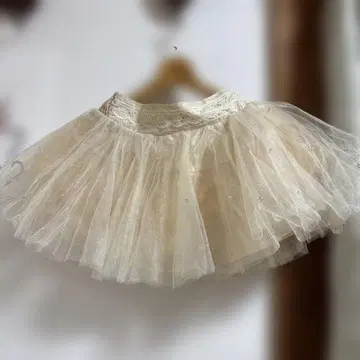 아이보리 튤 플레어 스커트
