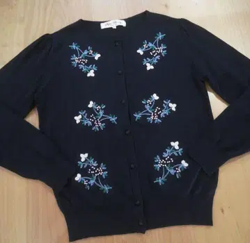 컨디션 최상 슈퍼뷰티 자수 가디건 네이비