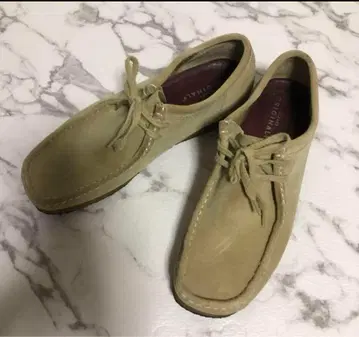 클락스 왈라비 베이지