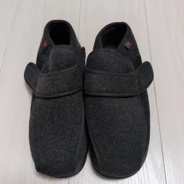 울 사용 4E 간호화 실외용 23cm~23.5cm 조정 가능