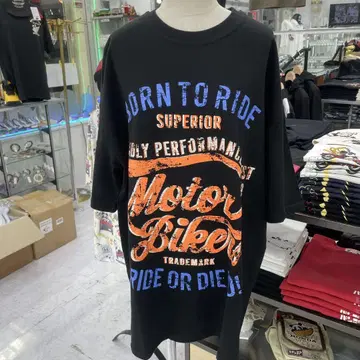 (82) Motor Bikers 그래픽 T셔츠