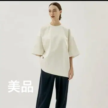 CLANE PADDED SATIN TOPS
