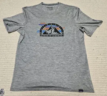 Patagonia Capilene 티셔츠 S 사이즈