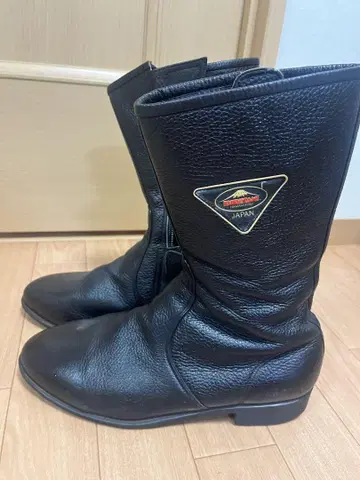 KUSHITANI 부츠