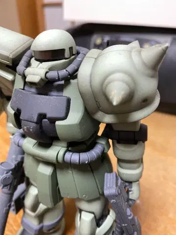 건담 프라모델 MG F2 자쿠 완성품