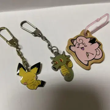 헤이세이 레트로 포켓몬 메탈 키링 오야스미 피츄 타츠