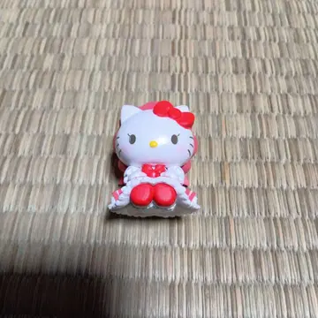 헬로키티 드레스 피규어