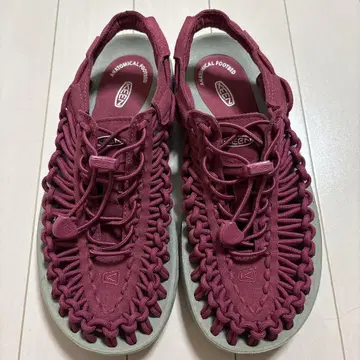 KEEN UNEEK 샌들 와인 레드/23.5cm