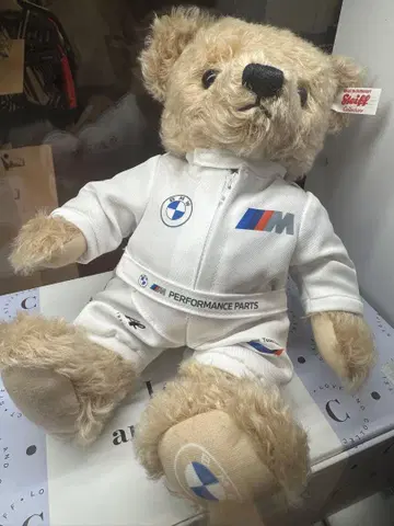 1000체 한정판 BMW x Steiff 레이싱 테디베어