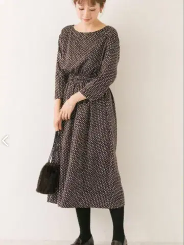 어반 리서치 도트 허리 셔링 원피스