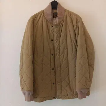 가격 인하 [ 새상품급 ] AIGLE 두꺼운 원단 퀼팅 자켓 베이지 M