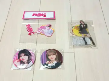 NiziU RIKU 캔뱃지 스티커 아크릴 스탠드 반지 4개 세트