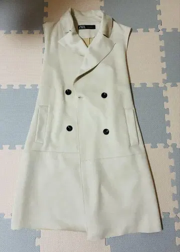 ZARA 크림 더블 브레스트 베스트 XS