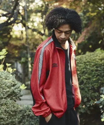 Umbro 트랙 자켓 빨간색