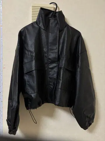 블랙 가죽 숏 자켓