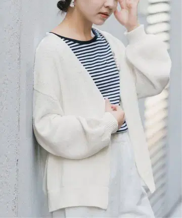 미사용 이에나 테이프얀 핑 포함 가디건 화이트 2025SS