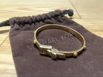 MICHAEL KORS 골드 스터드 뱅글 정품