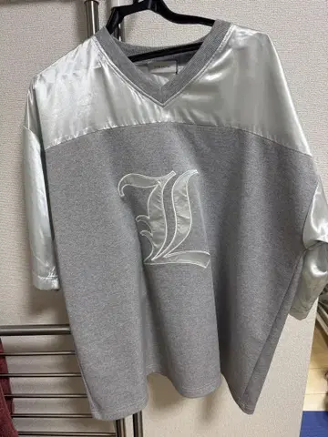 INTER FACTORY 그레이 V넥 T셔츠