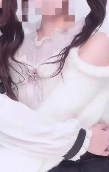 리즈리사 레이어드 스타일 어깨 트임 니트 LIZLISA