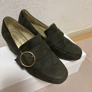 다크 그린 버클 로퍼