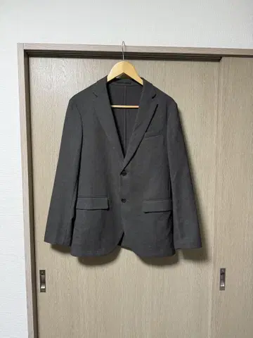 유니클로 감동 자켓 남성용 그레이 M 사이즈