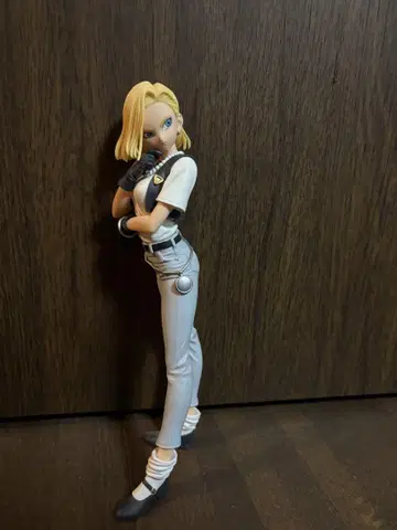 인조인간 18호 피규어